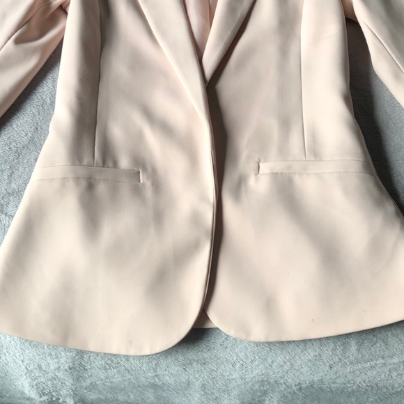 Blazer - Picture 3 of 4